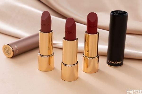 蘭蔻196口紅膏體上沒(méi)有l(wèi)ogo 蘭蔻口紅真假對(duì)照