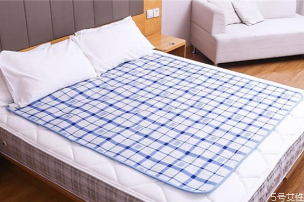 電熱毯買(mǎi)大了可以垂下來(lái)嗎 電熱毯太大了怎么辦