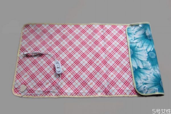 電熱毯除螨時(shí)可以睡嗎 安全使用電熱毯的方法 電熱毯除螨時(shí)可以睡嗎 安全使用電熱毯的方法