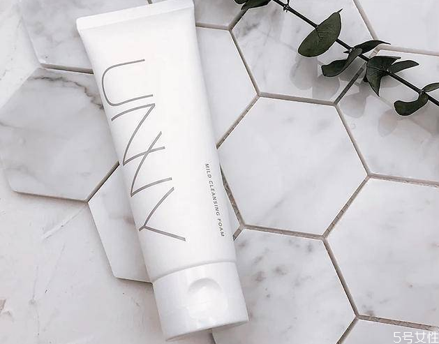 學生什么時候開始用洗面奶 最適合學生用的洗面奶排行榜 學生什么時候開始用洗面奶 最適合學生用的洗面奶排行榜