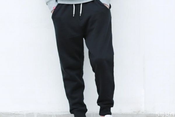 衛(wèi)褲買大點還是小點的 衛(wèi)褲是梭織好還是純棉的好 衛(wèi)褲買大點還是小點的 衛(wèi)褲是梭織好還是純棉的好