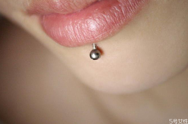 唇釘相當(dāng)于什么痛 唇釘疼痛指數(shù) 唇釘相當(dāng)于什么痛 唇釘疼痛指數(shù)