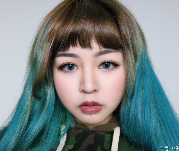 唇釘取了會(huì)漏水嗎 唇釘取下來的樣子