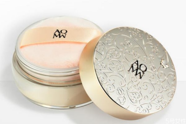 散粉后還能用氣墊補(bǔ)妝嗎 氣墊用過之后用散粉嗎