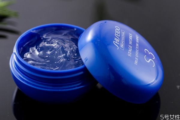 天天噴發(fā)膠會(huì)禿頂嗎 噴了定型睡一覺(jué)可以嗎 天天噴發(fā)膠會(huì)禿頂嗎 噴了定型睡一覺(jué)可以嗎