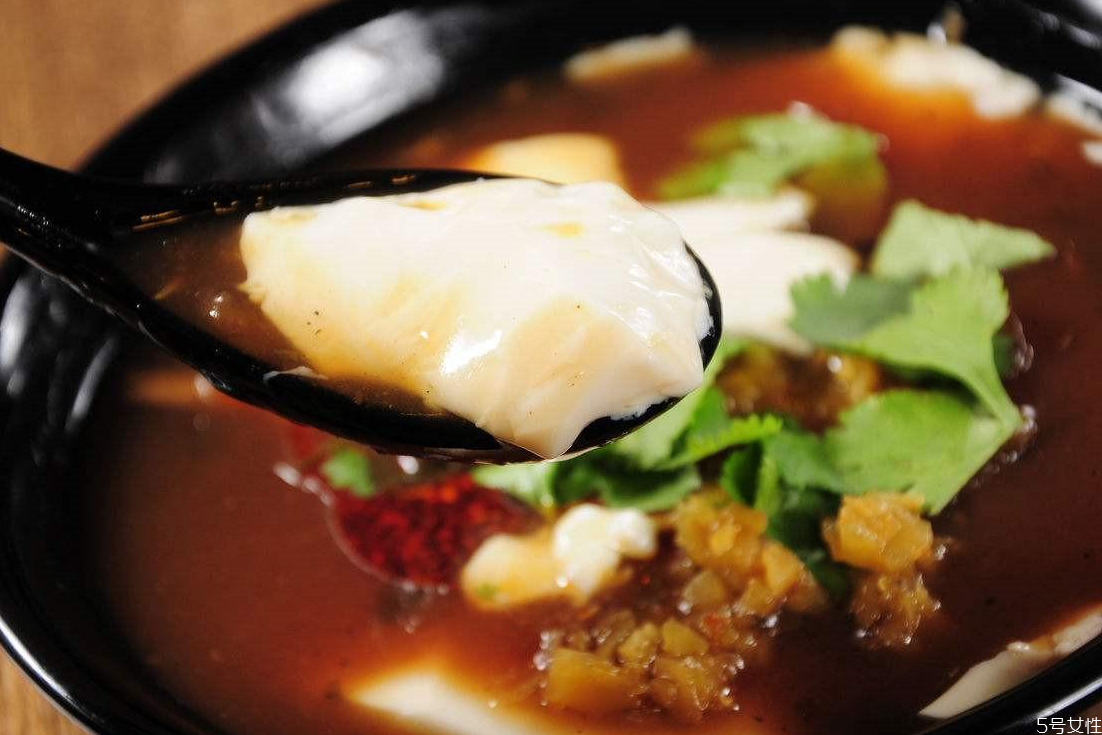 減肥吃豆腐腦還是豆?jié){ 豆腐腦減肥期間可以吃嗎 減肥吃豆腐腦還是豆?jié){ 豆腐腦減肥期間可以吃嗎