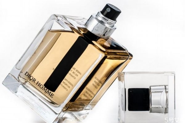 迪奧桀驁男士香水好聞嗎 迪奧桀驁男士香水有幾個(gè)版本 迪奧桀驁男士香水好聞嗎 迪奧桀驁男士香水有幾個(gè)版本