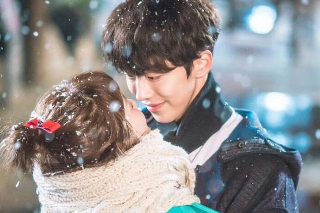 李圣經(jīng)妝容怎么化？李圣經(jīng)仿妝教程