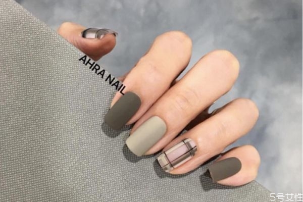 甲油膠便宜和貴的區(qū)別 貴點(diǎn)的甲油膠好在哪