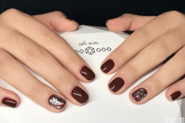 光療膠可以當(dāng)延長(zhǎng)膠用嗎 光療膠的優(yōu)缺點(diǎn) 光療膠可以當(dāng)延長(zhǎng)膠用嗎 光療膠的優(yōu)缺點(diǎn)