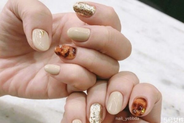 卸甲水進(jìn)眼睛有什么危害 卸甲水對皮膚有傷害嗎 卸甲水進(jìn)眼睛有什么危害 卸甲水對皮膚有傷害嗎