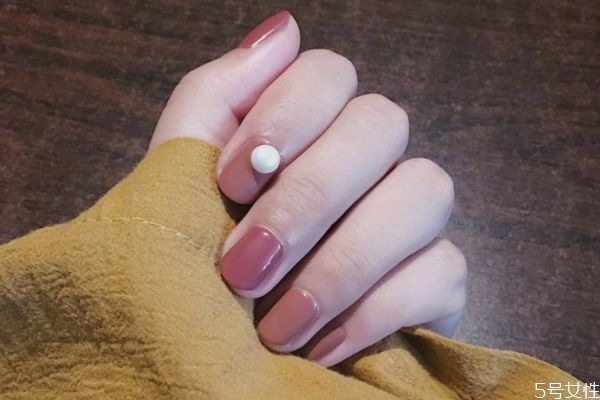 光療膠可以當(dāng)延長(zhǎng)膠用嗎 光療膠的優(yōu)缺點(diǎn) 光療膠可以當(dāng)延長(zhǎng)膠用嗎 光療膠的優(yōu)缺點(diǎn)