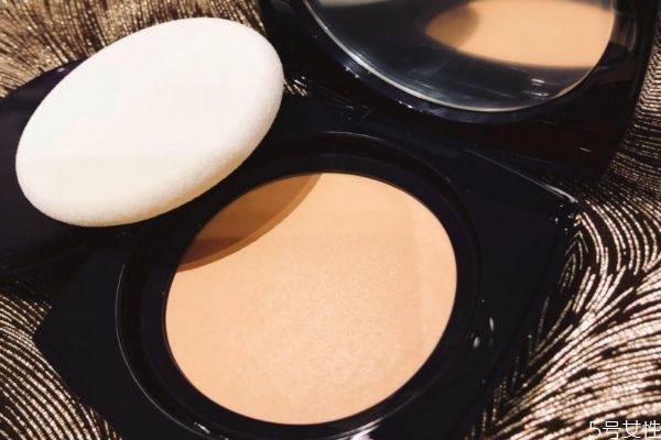 希蕓慕斯粉餅怎么使用 希蕓慕斯粉餅是干粉嗎