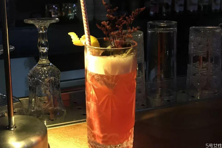 新加坡司令是女人喝的嗎 新加坡司令雞尾酒故事 新加坡司令是女人喝的嗎 新加坡司令雞尾酒故事
