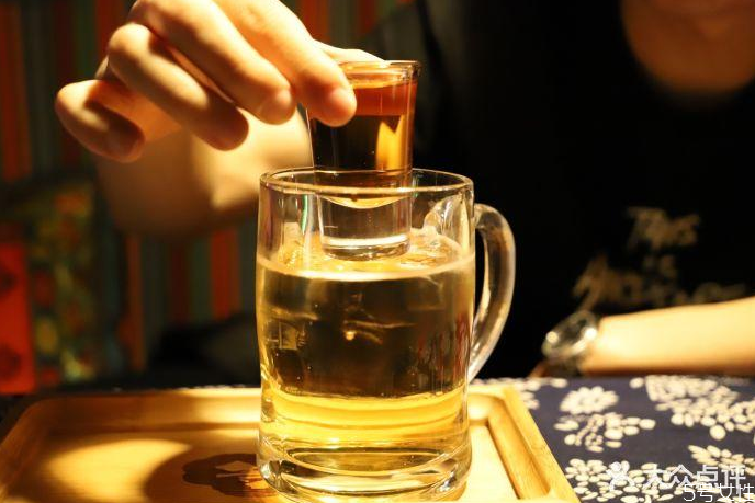 深水炸彈酒怎么做泡沫才多 深水炸彈怎么玩 深水炸彈酒怎么做泡沫才多 深水炸彈怎么玩