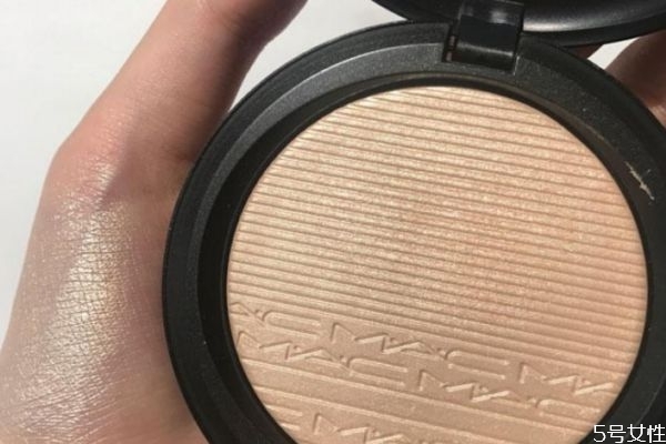mac生姜高光用在散粉后嗎 mac生姜高光的使用方法 mac生姜高光用在散粉后嗎 mac生姜高光的使用方法
