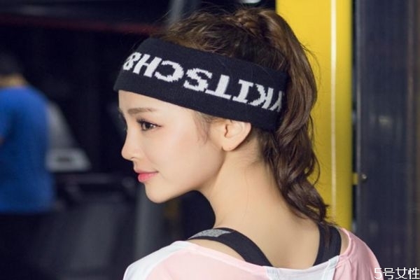 運動發(fā)帶怎么綁 運動頭帶和導汗帶區(qū)別 運動發(fā)帶怎么綁 運動頭帶和導汗帶區(qū)別
