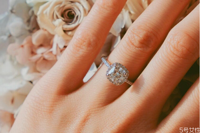 dr鉆戒女生可以給女生買嗎 dr鉆戒女生不能買嗎 dr鉆戒女生可以給女生買嗎 dr鉆戒女生不能買嗎