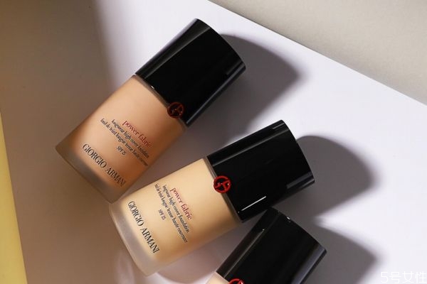 阿瑪尼權利粉底液適合什么膚質 阿瑪尼權利粉底液悶痘嗎