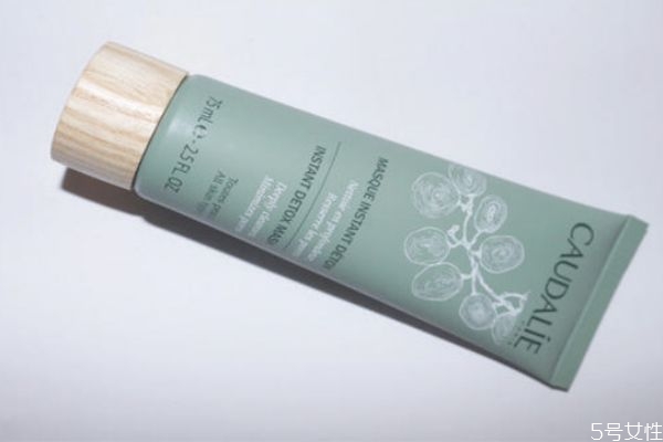 排毒面膜和補(bǔ)水面膜哪個(gè)先用 排毒面膜使用方法 排毒面膜和補(bǔ)水面膜哪個(gè)先用 排毒面膜使用方法