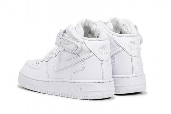 空軍一號(hào)容易開(kāi)裂是假貨嗎 空軍一號(hào)開(kāi)裂了怎么修復(fù)