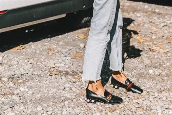 樂(lè)福鞋穿久了會(huì)變大嗎 男士樂(lè)福鞋怎么搭配