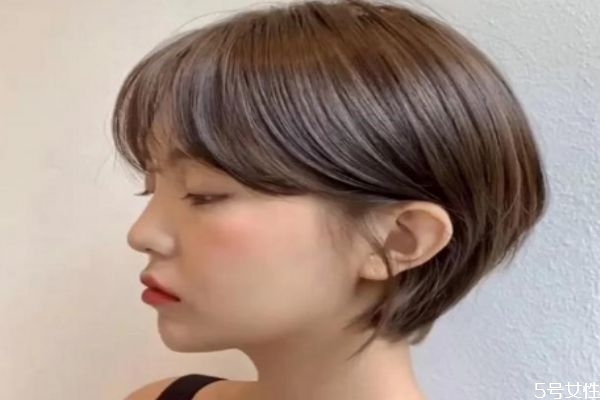 短發(fā)適合剪什么劉海 齊劉海怎么變斜劉海 短發(fā)適合剪什么劉海 齊劉海怎么變斜劉海