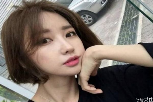 八字劉海每天怎么打理 八字劉海怎么用吹風(fēng)機打理