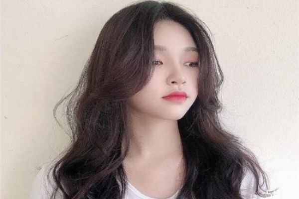 染發(fā)和褪色收費(fèi)兩次嗎 為什么要染發(fā)要褪色 染發(fā)和褪色收費(fèi)兩次嗎 為什么要染發(fā)要褪色