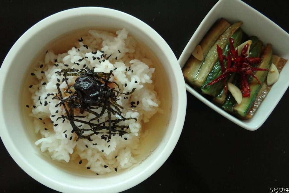 茶泡飯的熱量 茶泡飯可以減肥嗎 茶泡飯的熱量 茶泡飯可以減肥嗎