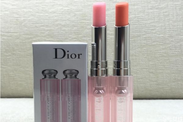 迪奧潤(rùn)唇膏怎么樣 迪奧潤(rùn)唇膏和口紅的區(qū)別