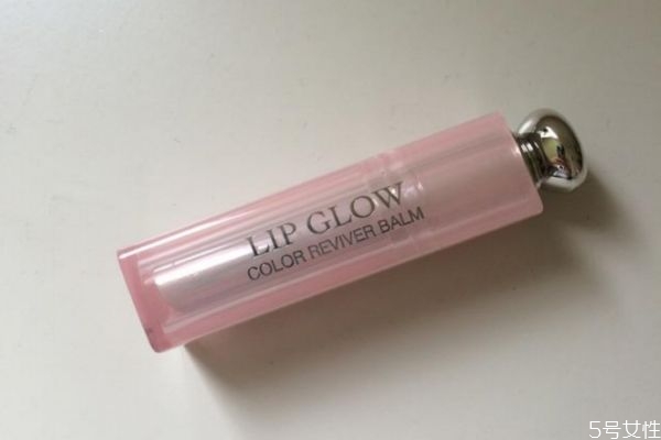 迪奧潤(rùn)唇膏怎么樣 迪奧潤(rùn)唇膏和口紅的區(qū)別