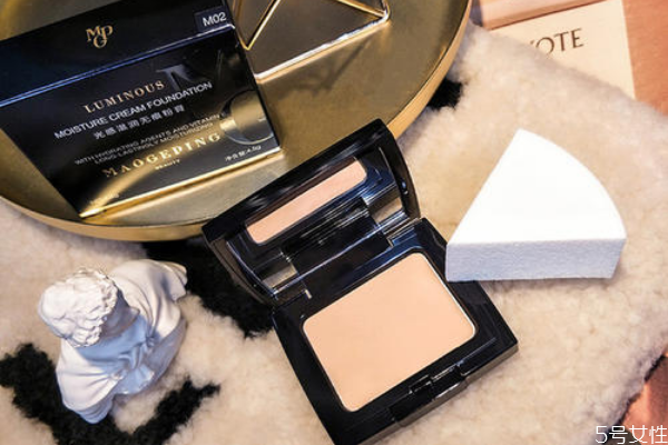 毛戈平粉膏可以代替粉底液嗎 毛戈平粉膏和粉底液哪個好用