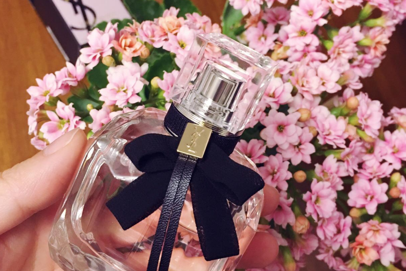 ysl反轉(zhuǎn)巴黎香水適合年齡 戀愛中的少女 ysl反轉(zhuǎn)巴黎香水適合年齡 戀愛中的少女