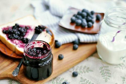 藍(lán)莓醬的功效和作用 藍(lán)莓醬的營(yíng)養(yǎng)價(jià)值 藍(lán)莓醬的功效和作用 藍(lán)莓醬的營(yíng)養(yǎng)價(jià)值
