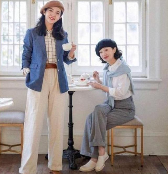 中灰色衣服怎么穿不顯老且高級(jí) 中灰色衣服怎么穿不顯老且高級(jí)