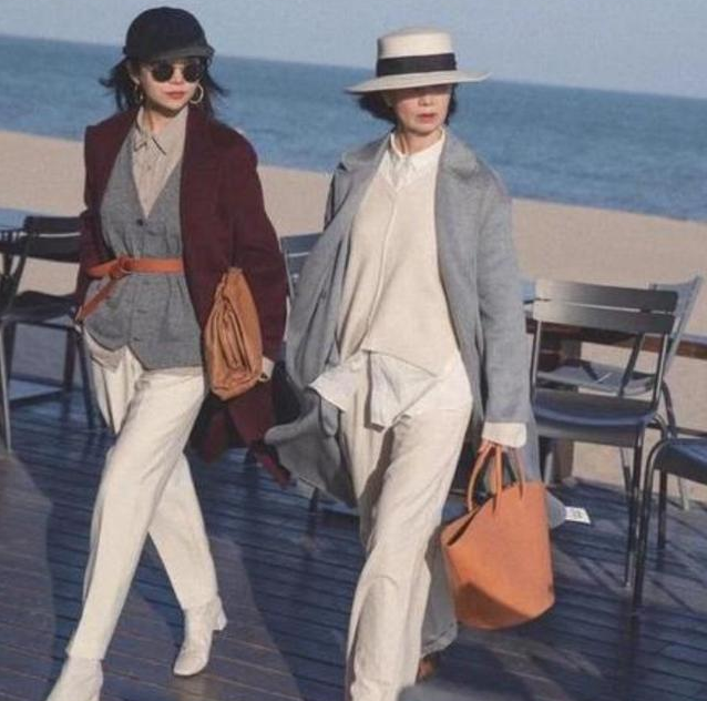 中灰色衣服怎么穿不顯老且高級(jí) 中灰色衣服怎么穿不顯老且高級(jí)