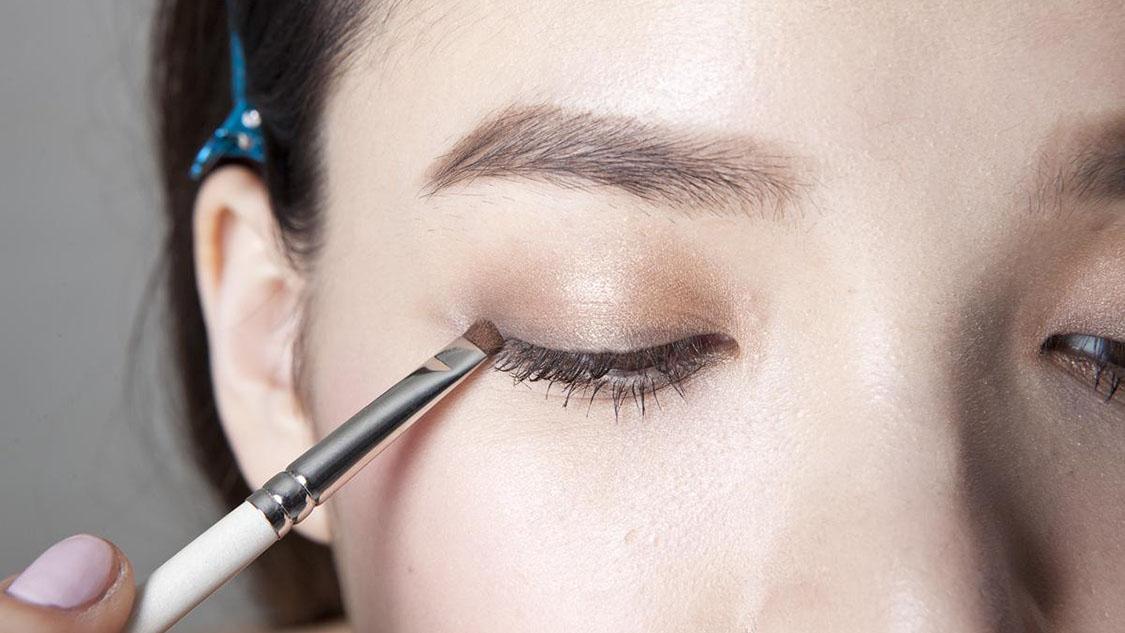 眼影怎么選擇適合自己的 眼影如何搭配顏色 眼影怎么選擇適合自己的 眼影如何搭配顏色