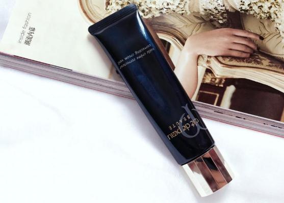 妝前乳要用美妝蛋嗎 妝前乳可以用手涂嗎 妝前乳要用美妝蛋嗎 妝前乳可以用手涂嗎