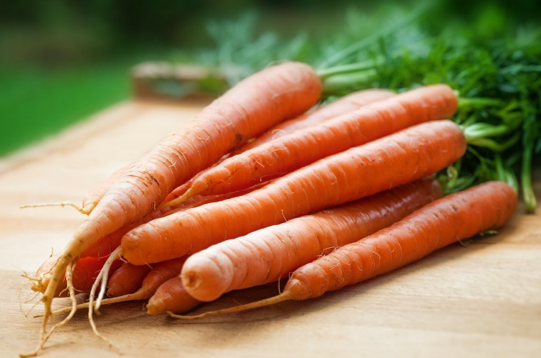 一天吃一根胡蘿卜好嗎,會導致皮膚發(fā)黃嗎 