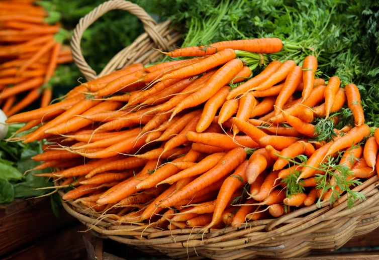 一天吃一根胡蘿卜好嗎,會導致皮膚發(fā)黃嗎 