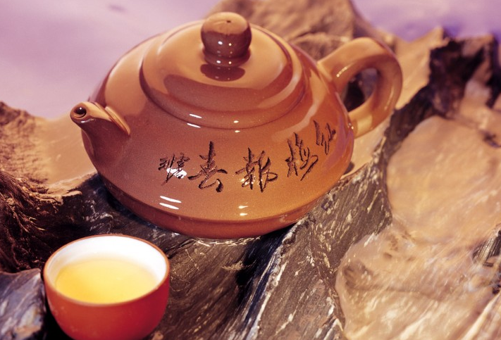 白茶有點苦怎么回事 白茶味道怎么那么淡 白茶有點苦怎么回事 白茶味道怎么那么淡