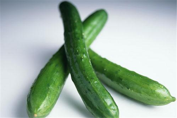 黃瓜去皮好還是不去皮好 黃瓜去皮吃還有營(yíng)養(yǎng)嗎