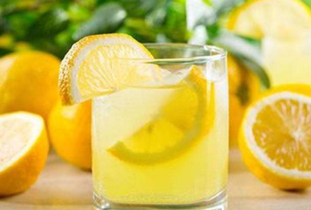 檸檬水可以隔夜喝嗎 檸檬水可以放多久 檸檬水可以隔夜喝嗎 檸檬水可以放多久
