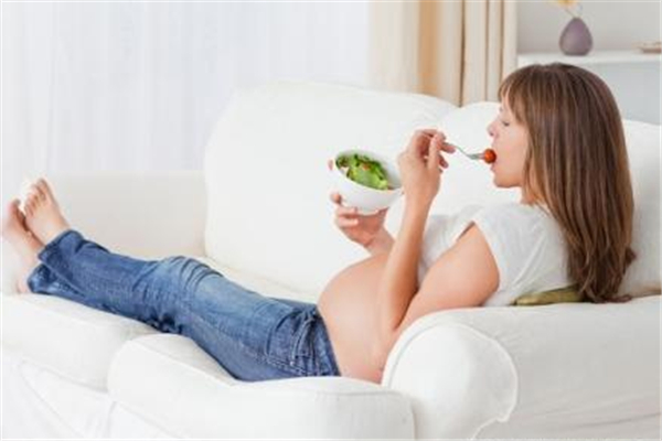 孕婦玩手機(jī)對胎兒有影響嗎 孕期孕婦注意事項(xiàng) 孕婦玩手機(jī)對胎兒有影響嗎 孕期孕婦注意事項(xiàng)