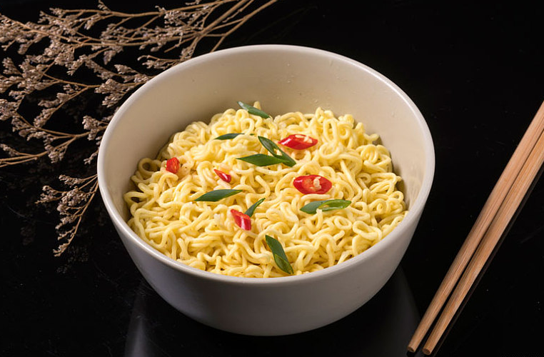 吃方便面對身體有害嗎 方便面、掛面、手搟面哪個(gè)更有營養(yǎng)