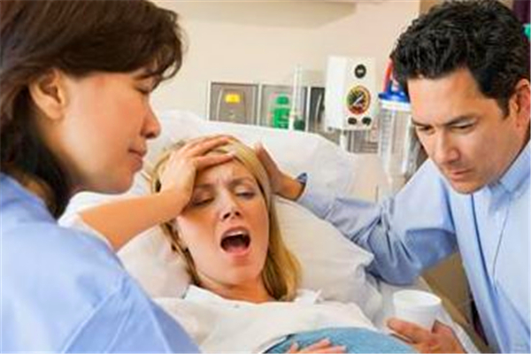 分娩時(shí)可以打無(wú)痛針嗎 分娩時(shí)打無(wú)痛針有哪些風(fēng)險(xiǎn)