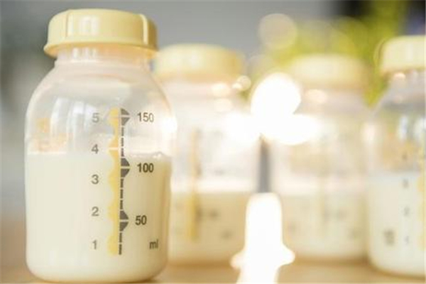 小孩子多大斷母乳合適 小孩子怎么斷母乳 小孩子多大斷母乳合適 小孩子怎么斷母乳