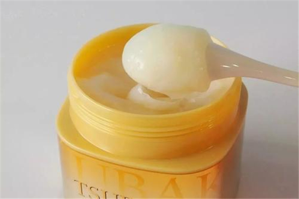 發(fā)膜和護發(fā)素的區(qū)別 發(fā)膜和護發(fā)素可以一起使用嗎 發(fā)膜和護發(fā)素的區(qū)別 發(fā)膜和護發(fā)素可以一起使用嗎