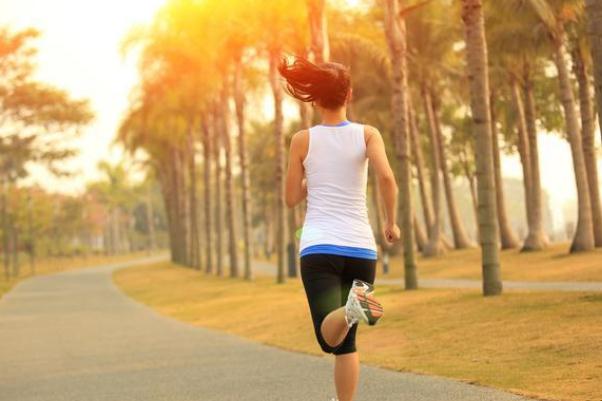 跑步多久能看到明顯的效果 跑步多久才能起到燃脂 跑步多久能看到明顯的效果 跑步多久才能起到燃脂